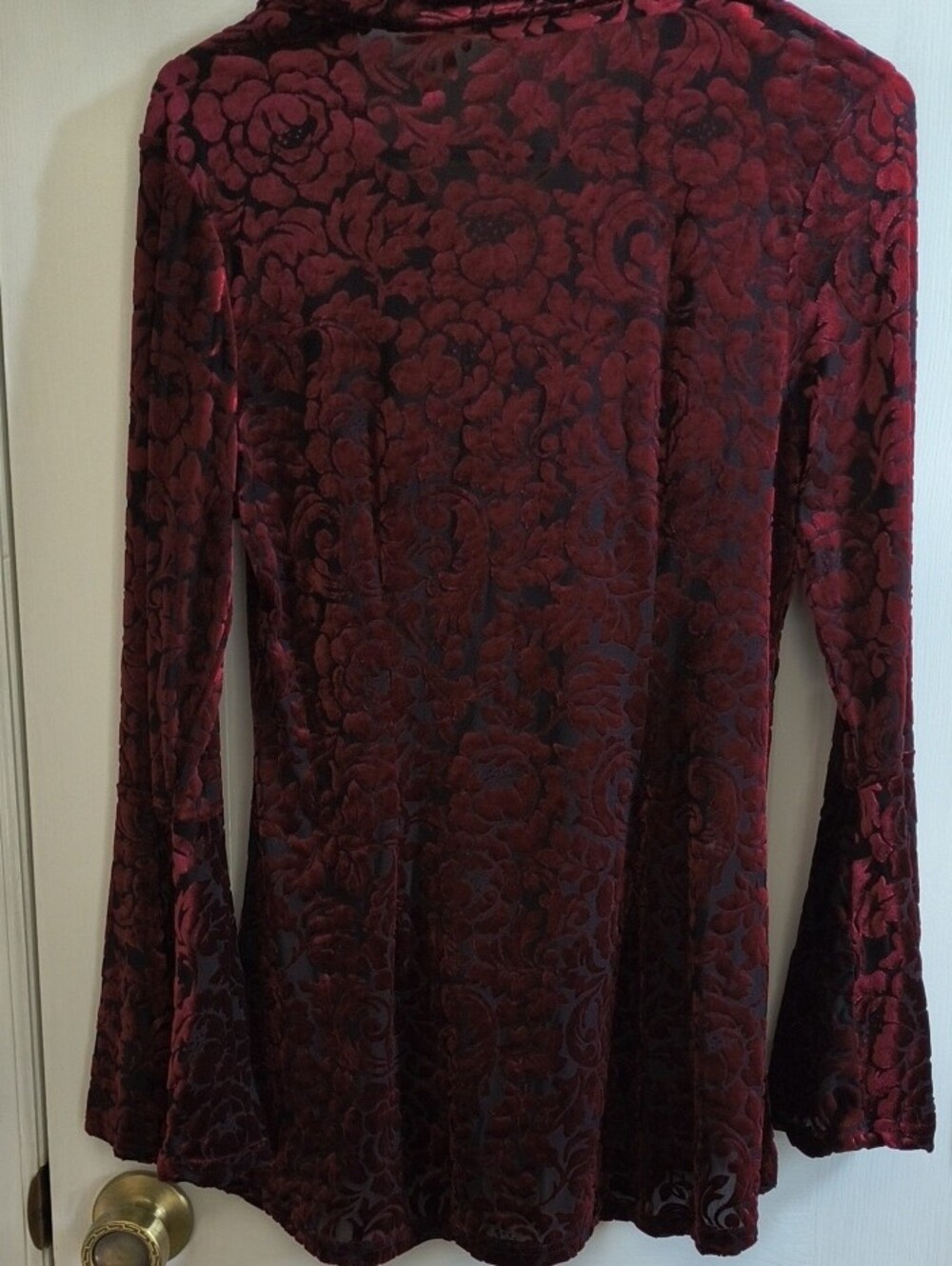 Ultra Pink Burgundy Black Velvet Floral V Neck Flare Sleeve Blouse Small - Picture 6 of 6